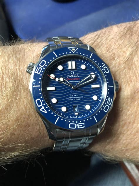 omega seamaster blue vs black|Omega Seamaster blue band.